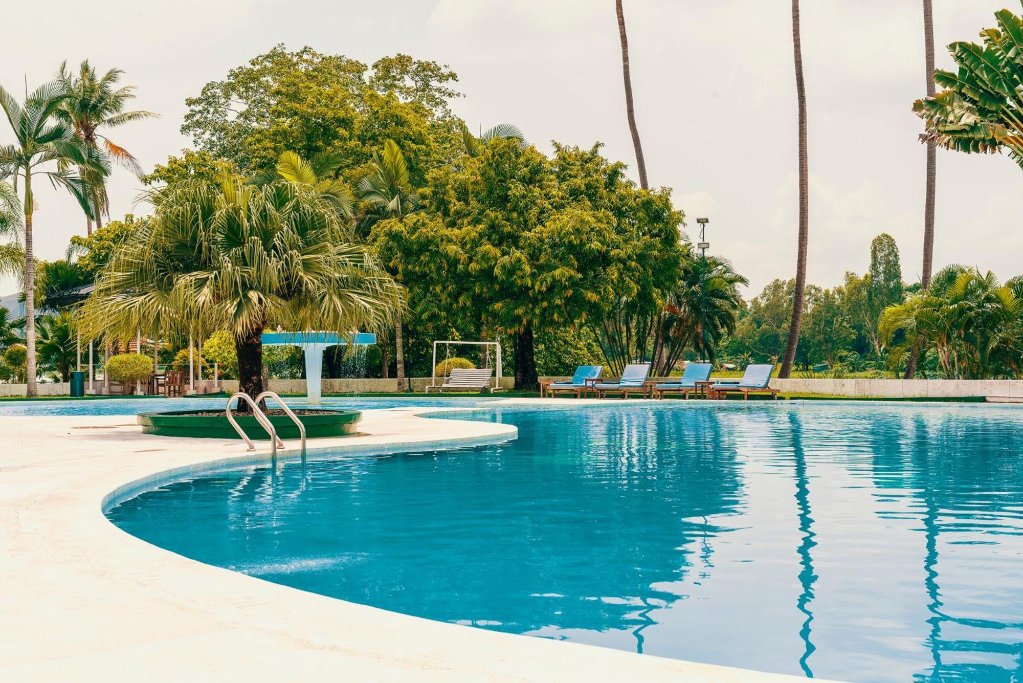 Inya Lake Hotel Yangon Exterior foto